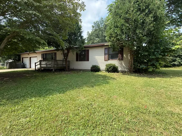 502 Clark St, Buchanan, MI 49107