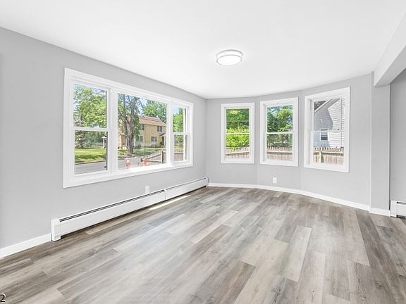 5th image of 20 Corwin St