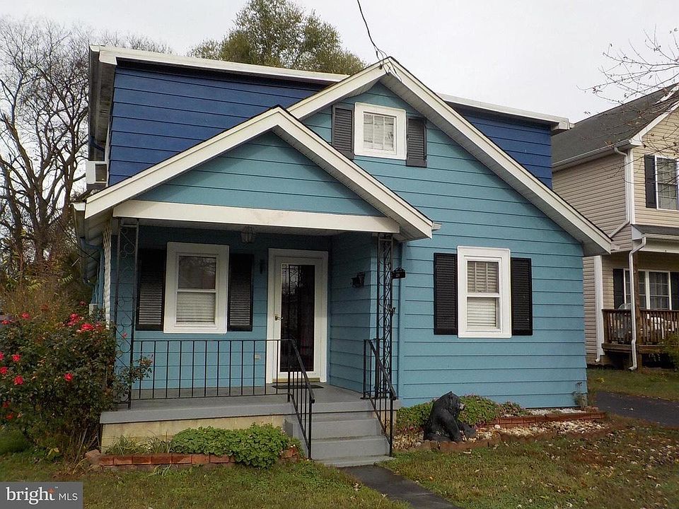 5 bedrooms 2 full bathrooms house