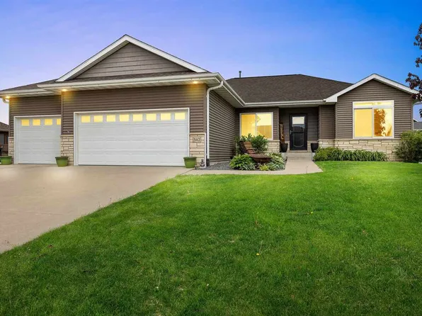 542 Rolling Hills Dr, Tiffin, IA 52340