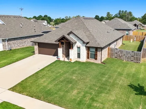 5558 Clear Springs Ave, Springdale, AR 72762