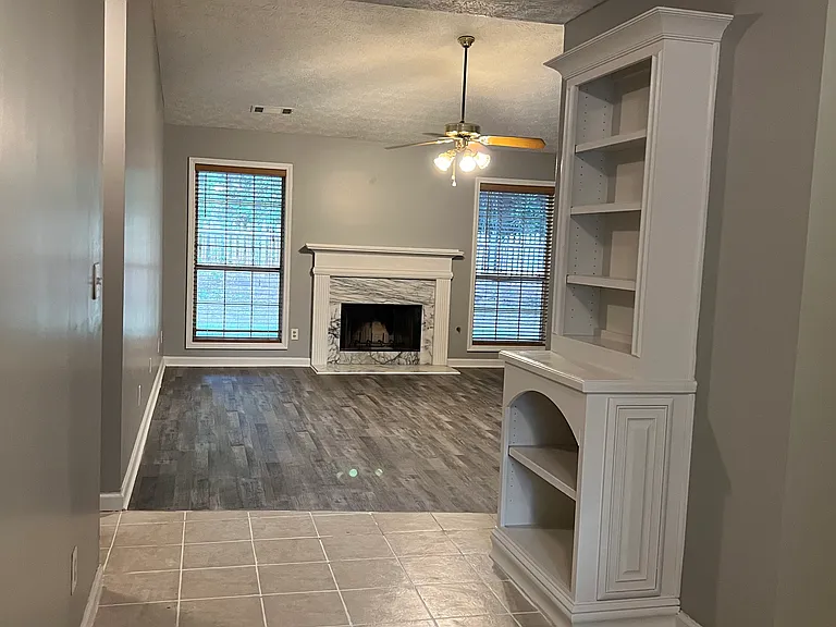695 Paris Dr — Photo 35