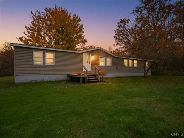 17 Factory St, Cleveland, NY 13042