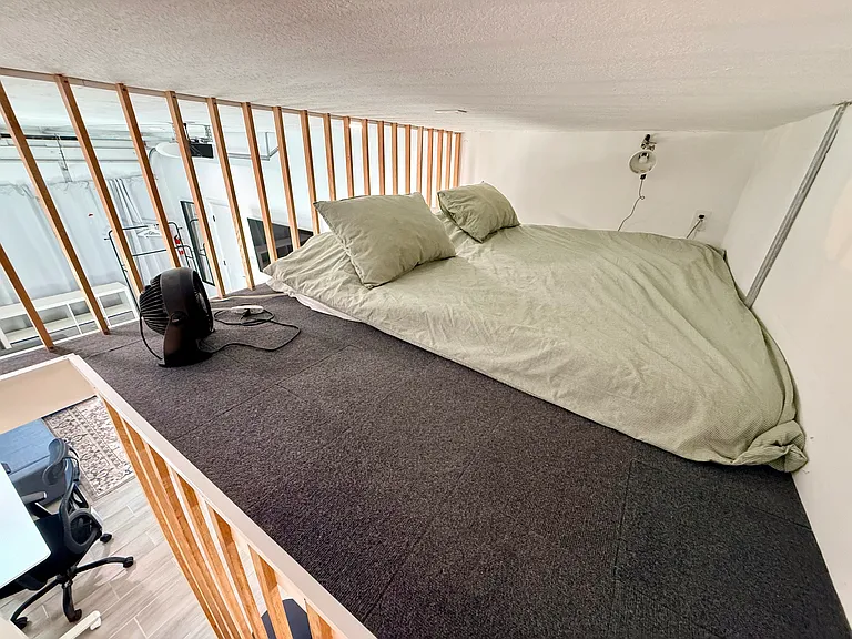 147 42nd Ave NE #3 — Photo 6