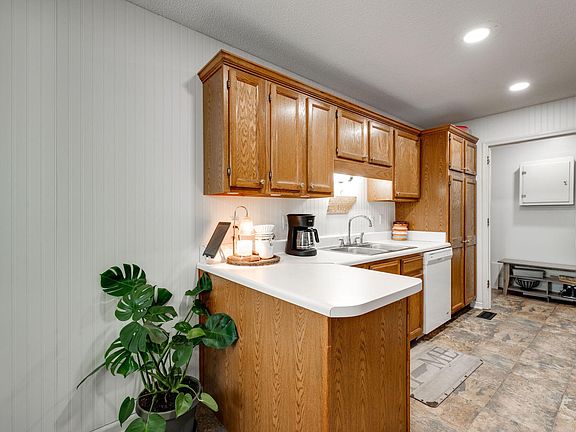 4th image of 1015 Harvest Knoll Ln