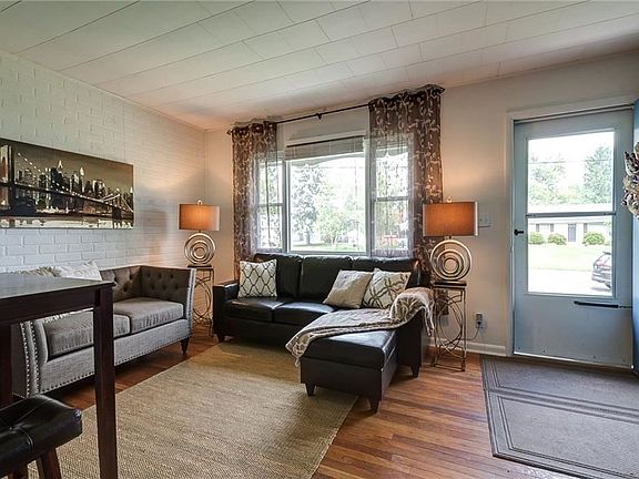 2nd image of 123 Clarewood Dr