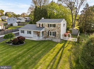 698 Burdett Dr, Upper Chichester, PA 19014