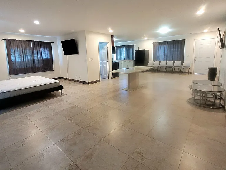 1555 Pahulu St E — Photo 12