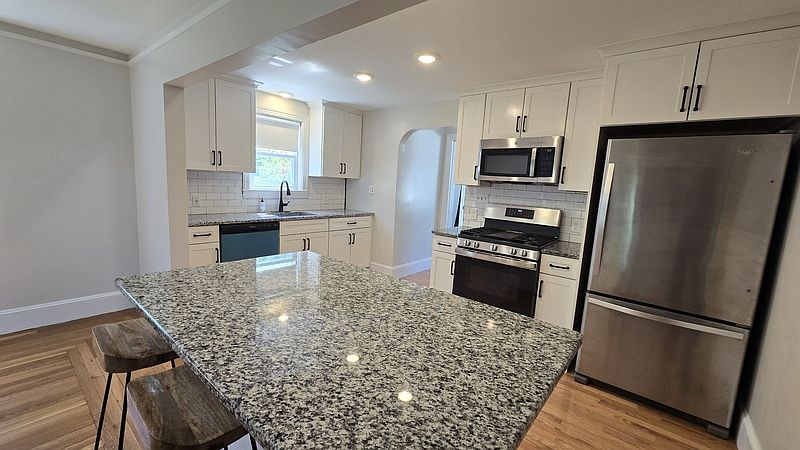 1st image of 63 La Salle Dr