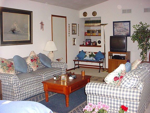 Living Room from entry