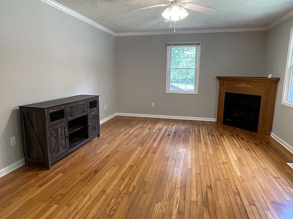 4th image of 401 McClure St