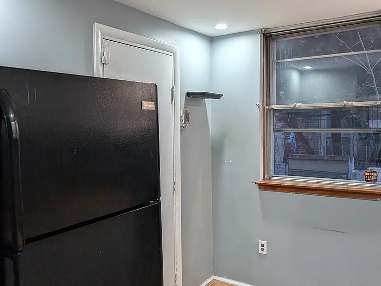 1320 S Newkirk St — Photo 36