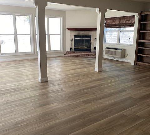 2nd image of 23 S Pind Wood Ln