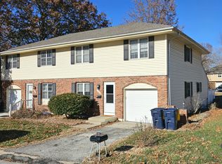 7002 NW Chapel Woods Ln #7002, Kansas City, MO 64152