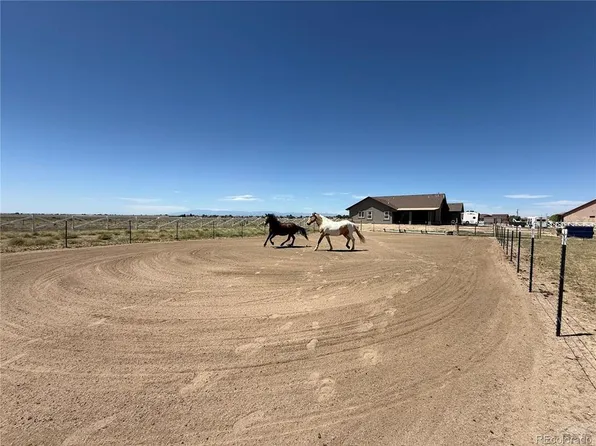 1180 N Saddle Ridge Ln, Pueblo West, CO 81007