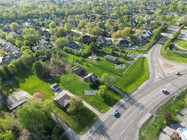 6314 Christopher Dr, Saint Louis, MO 63129