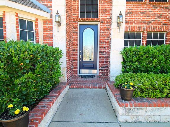 2nd image of 4314 Jasmine Ln
