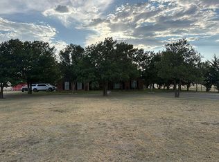 501 N Hurley St, Claude, TX 79019