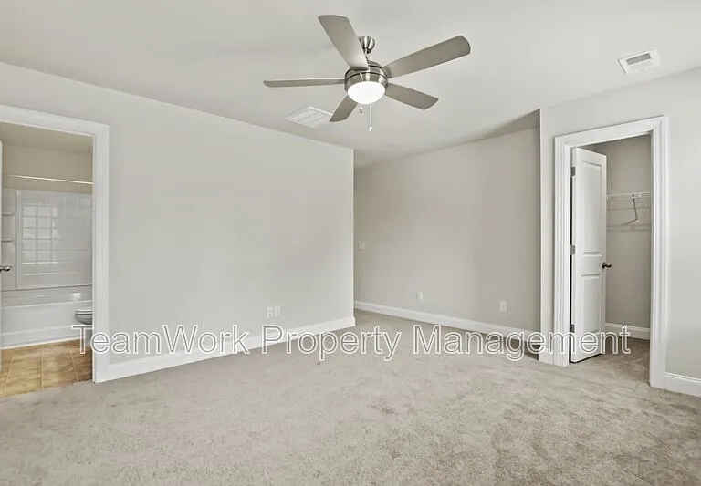 101 Langley Dr #B — Photo 14