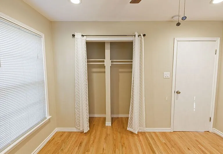 802 22nd St — Photo 32