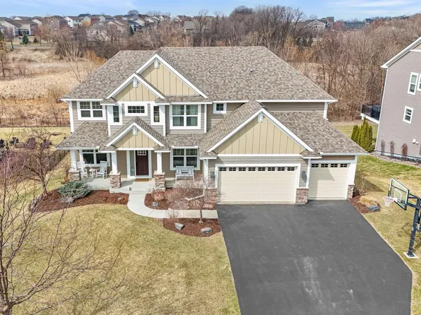 2560 Fieldstone Dr, Victoria, MN 55386