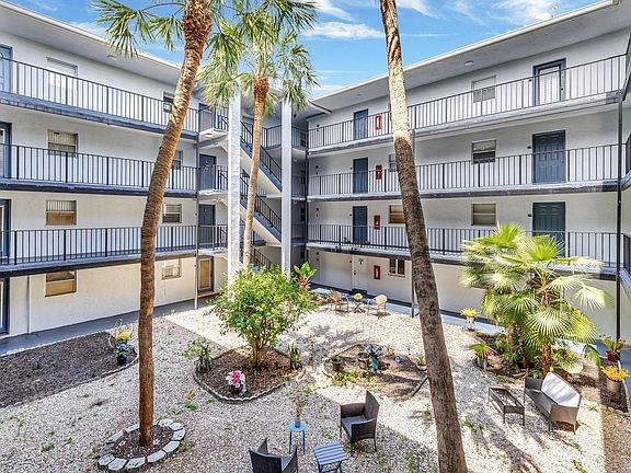 5th image of 2800 Somerset Drive #218j