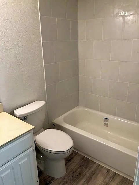 2 bed, 917 sqft, $1,200 — Photo 3