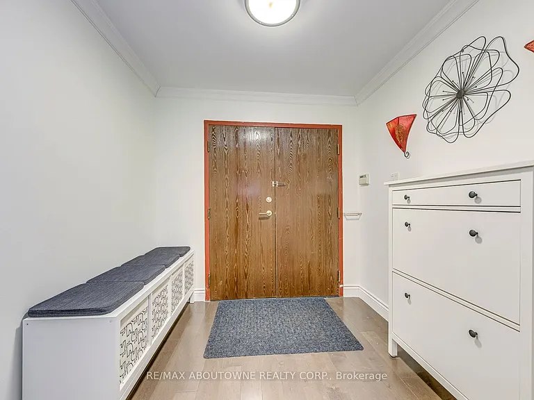 211 Saint Patrick St #106 — Photo 4