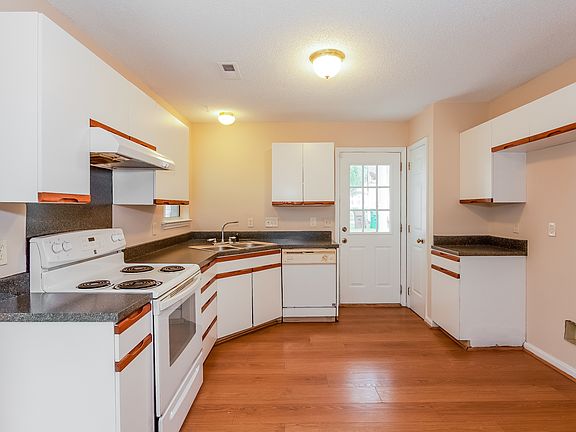 3rd image of 7309 Heronwood Ln