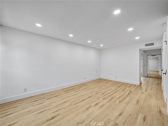 5th image of 5640 Riverside Dr APT 95