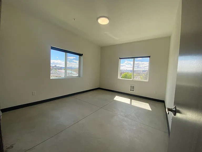 Wall Street Apartments — Photo 8
