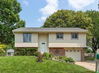 8709 S 143rd Ave, Omaha, NE 68138