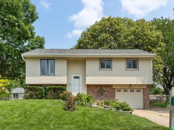 8709 S 143rd Ave, Omaha, NE 68138