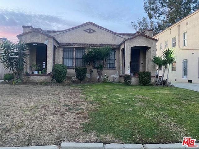 1st image of 1826 W 73rd St