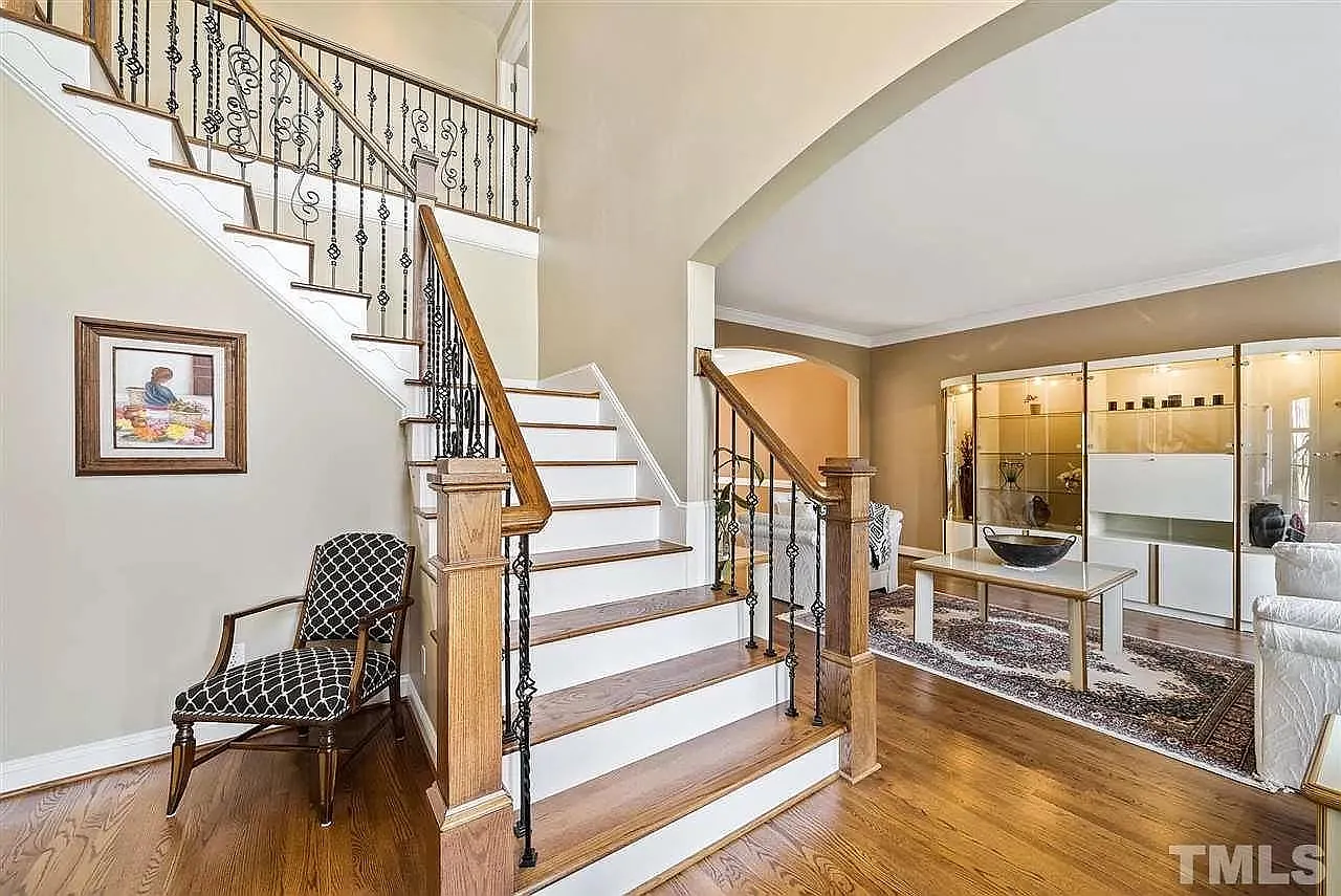4 bed, 3764 sqft, $4,000 — Photo 4