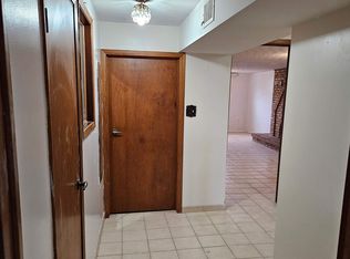 115 Deerhurst Rd #BASEMENT, Hamilton, ON L8E3G3