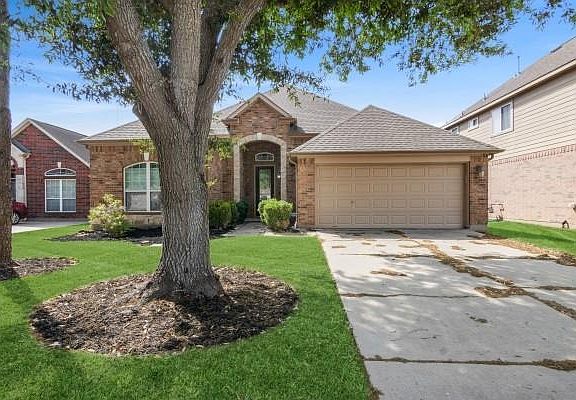 4th image of 118 Emerald Loch Ln