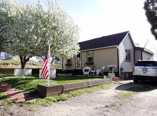 606 W 3rd St, Trenton, NE 69001