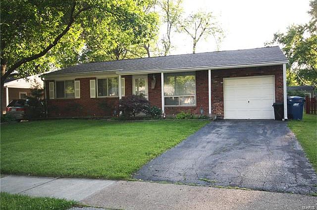 1st image of 2851 Foxwood Dr