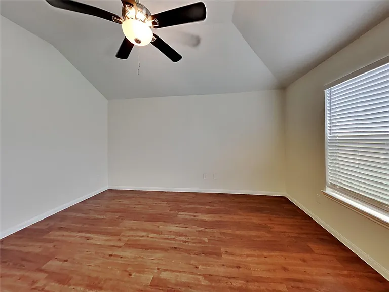 3906 Hawthorne Glen Ct — Photo 6