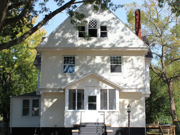 1443 E Knox St, Galesburg, IL 61401