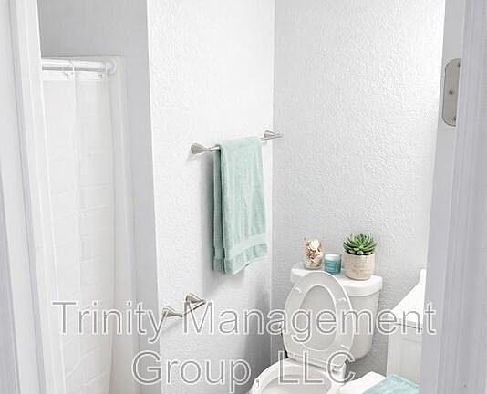 3rd image of 1509 Winding Way E Room 5