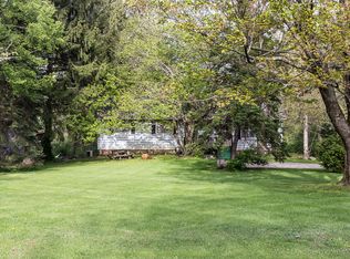 108 Lakeview Ln, Chagrin Falls, OH 44022