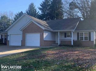 7766 E Ridge Dr, Almont, MI 48003