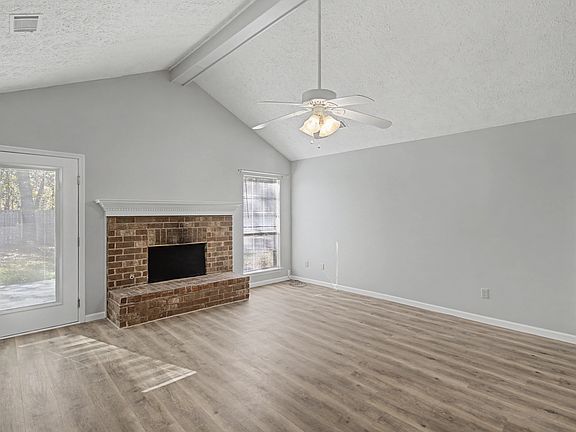 3rd image of 412 Arlington Dr
