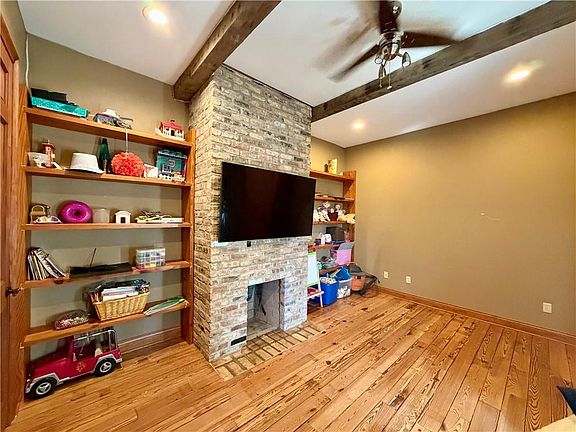 4th image of 67556 S River Rd