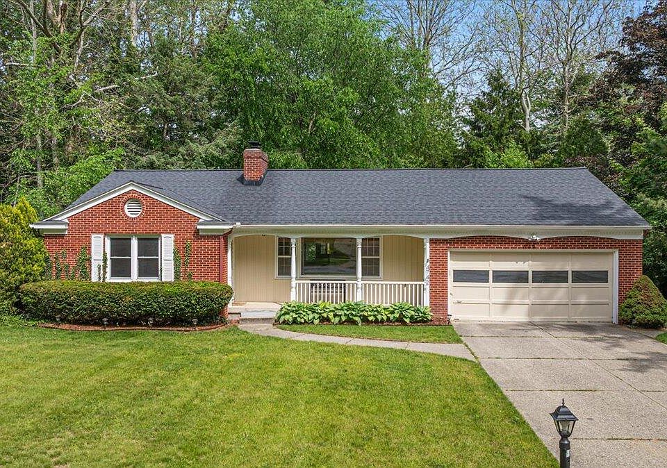 1st image of 4742 Curwood Ave SE
