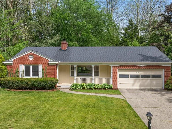 4742 Curwood Ave SE, Kentwood, MI 49508