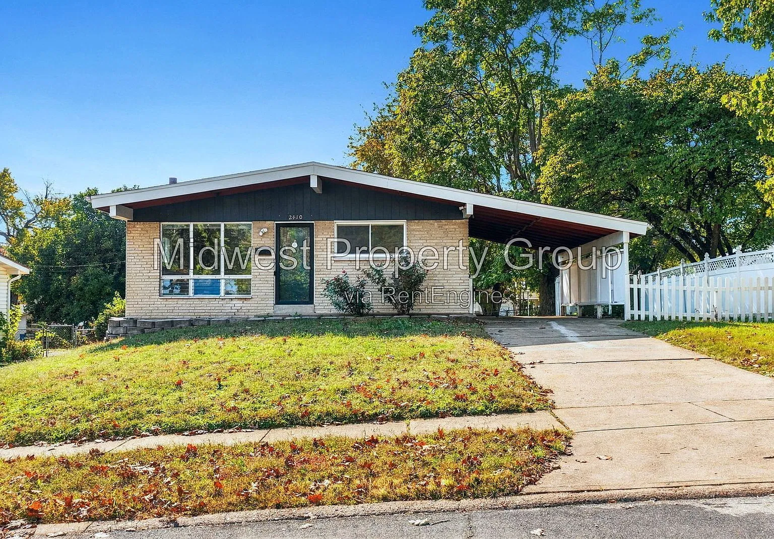 3 bed, 2.0 bath, 1092 sqft, $1,350 — Photo 1