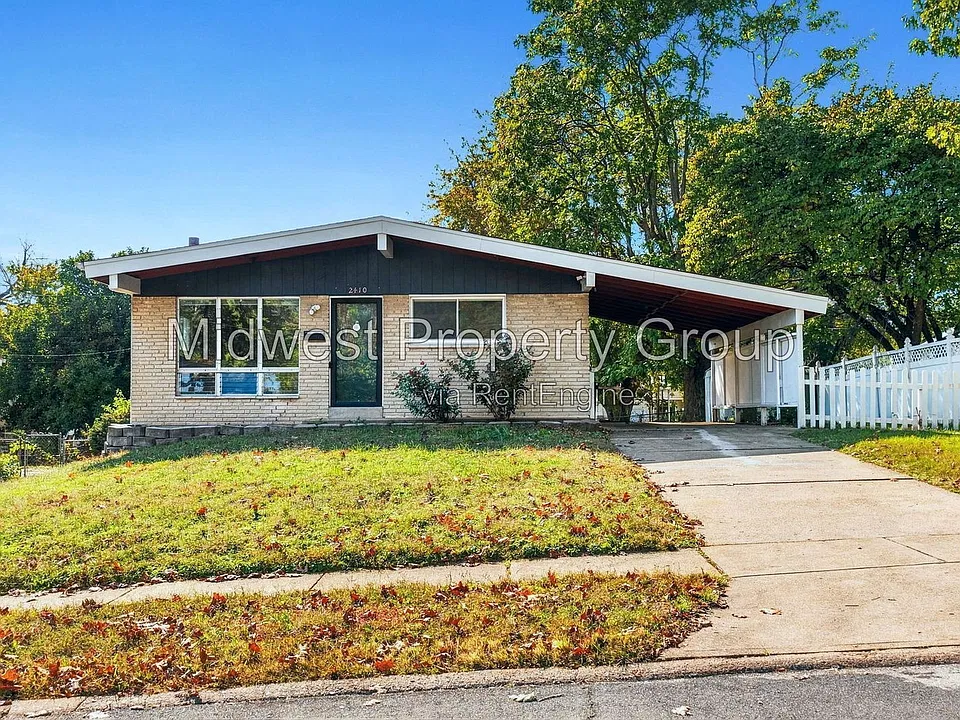 2410 Mockingbird Ln